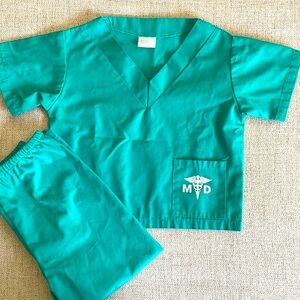 Kid’s Doctor Scrubs, MD/Veterinarian/Chiropractor, size 4T